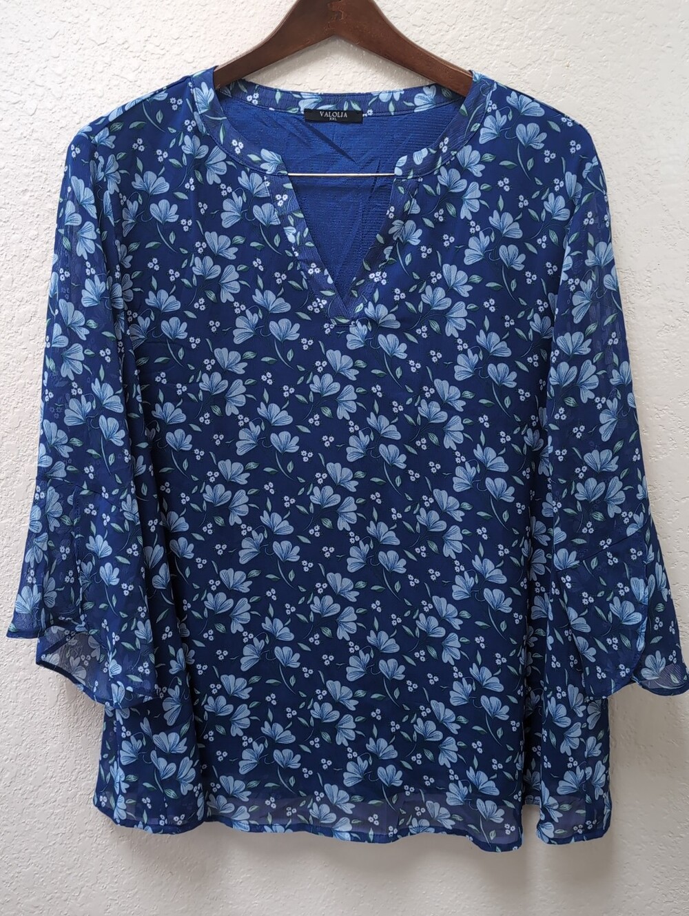 Valolia Blue Casual 3/4 Sleeve V-Neck Floral Chiffon Blouse. Size XXL